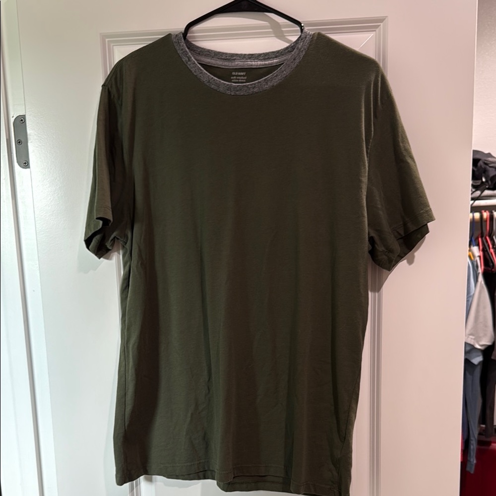 Old Navy Men's Dark Green Short Sleeve Tee